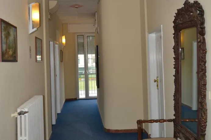 Hotel Riviera Rimini 3*,  Italien